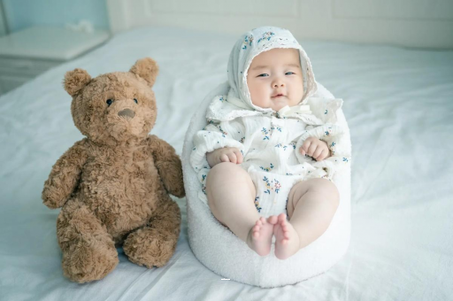 京山宝宝挠耳朵是怎么回事